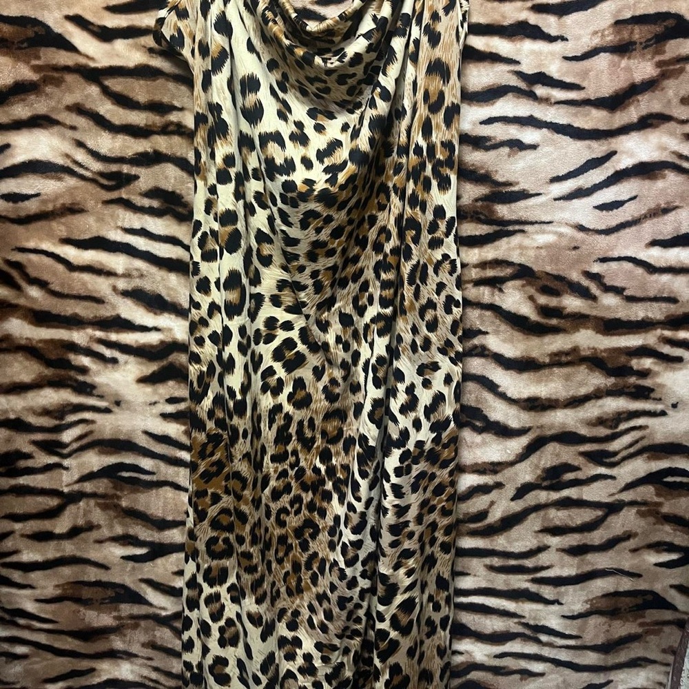 bebe Leopard Print Maxi Dress - Picture 2 of 5